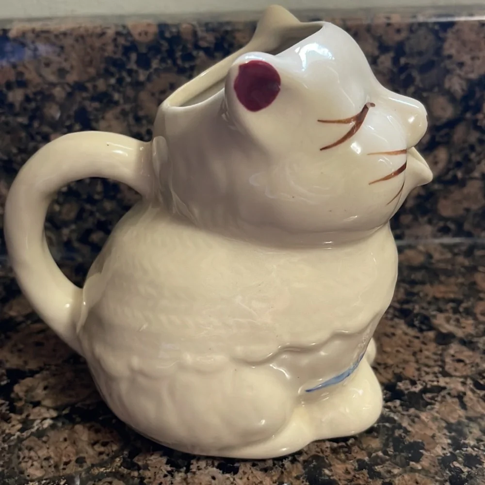 Vintage Shawnee Pottery Puss ‘n Boots Kitty Cat Creamer Pitcher